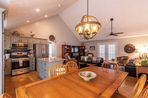 In-room dining - Riverdream (Sugar Grove)