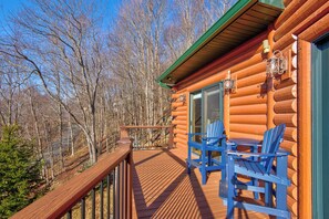 Outdoor dining - Carolina Elk Lodge (Banner Elk)