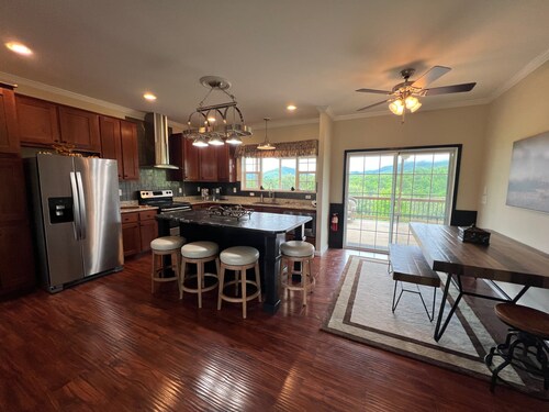 Villa Serenita at Watauga Lake