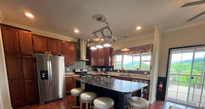 Villa Serenita at Watauga Lake