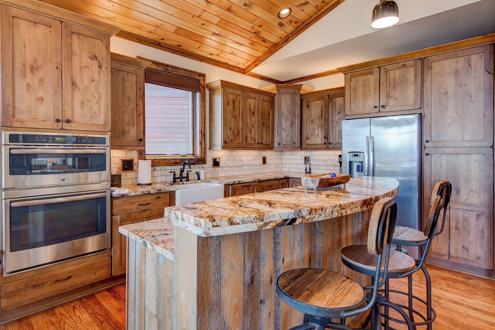 House, Multiple Beds, Hot Tub, Mountain View (The Perch at Eagles Nest) | Private kitchen | Coffee/tea maker