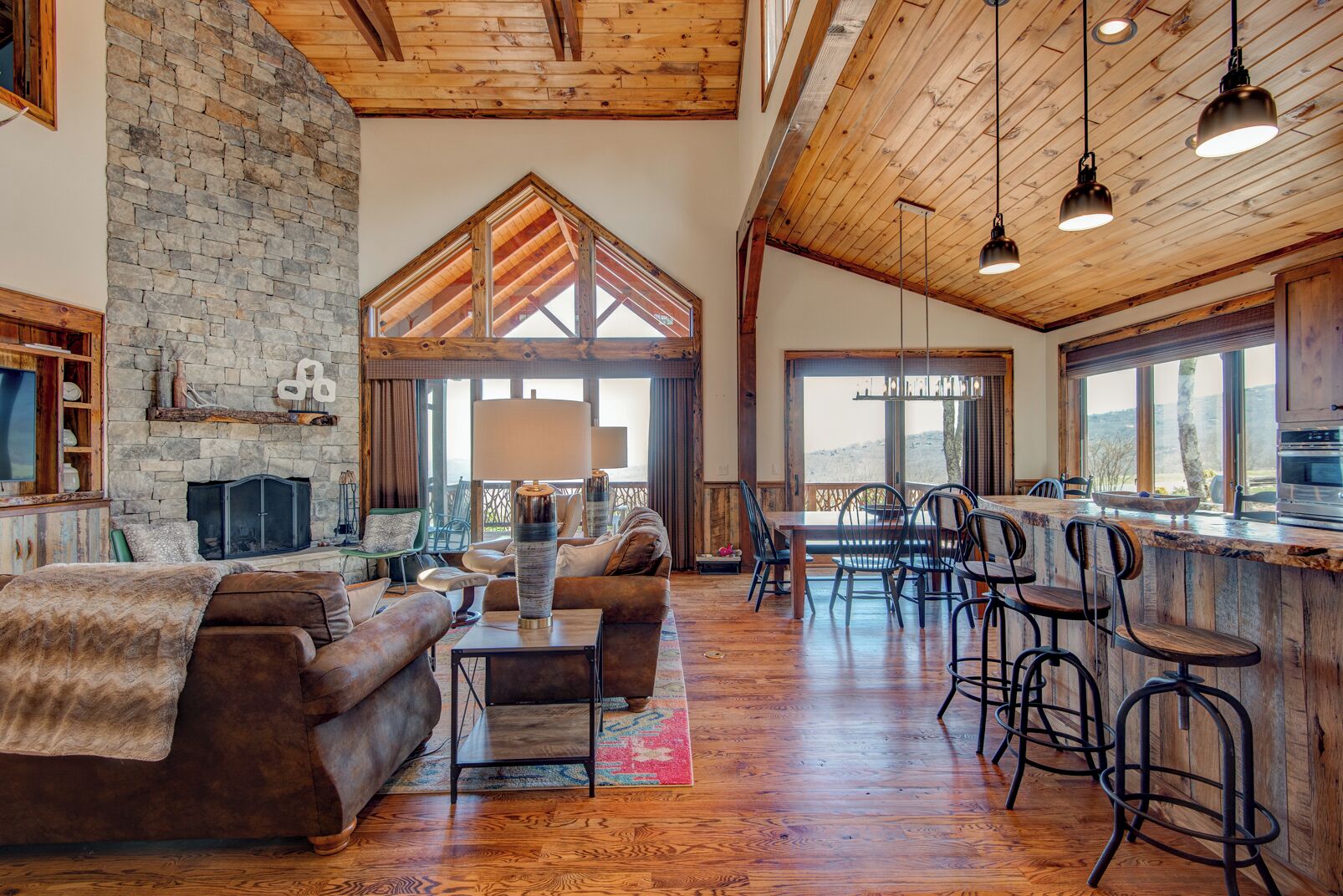 House, Multiple Beds, Hot Tub, Mountain View (The Perch at Eagles Nest) | Interior