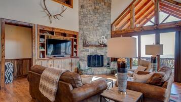 Rumah, Beberapa Tempat Tidur, hot tub, pemandangan gunung (The Perch at Eagles Nest) | Area keluarga | Perapian