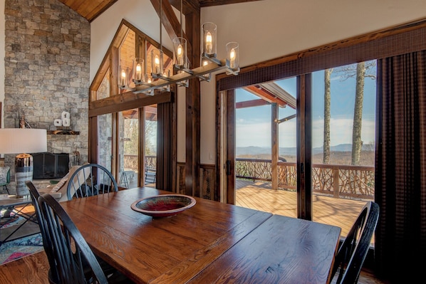 House, Multiple Beds, Hot Tub, Mountain View (The Perch at Eagles Nest) | In-room dining