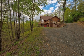 Exterior - Pipers Peak (Deep Gap)
