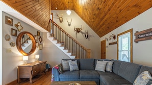Unclassified image, 4 of 30, button - Sleepy Hollow House (Banner Elk)