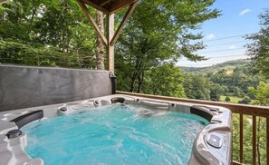 House, Multiple Beds, Hot Tub, Mountain View (Log Inn at River Ridge) | Outdoor spa tub - Log Inn at River Ridge (Boone)