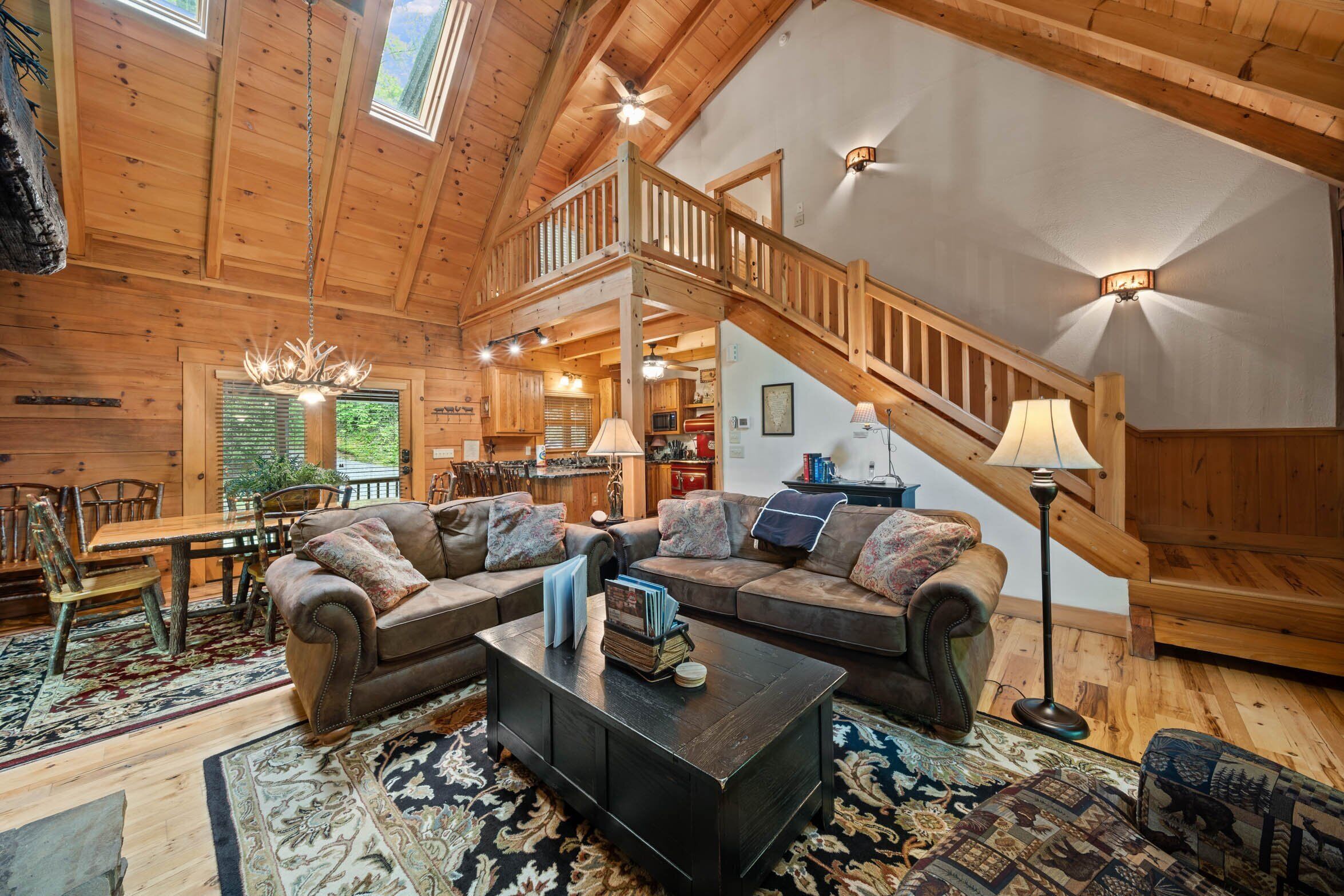 Cabin, Multiple Beds, Hot Tub, Mountain View (Log Heaven) | Living area