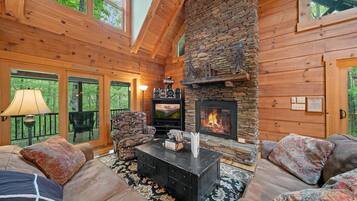 Kabin, Beberapa Tempat Tidur, hot tub, pemandangan gunung (Log Heaven) | Area keluarga