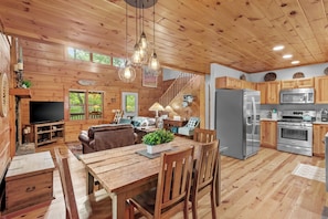 Cabin, Multiple Beds, Hot Tub, Mountain View (Among The Trees) | Interior - Among The Trees (Vilas)