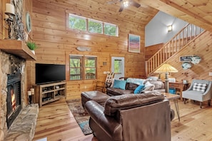 Cabin, Multiple Beds, Hot Tub, Mountain View (Among The Trees) | Living area - Among The Trees (Vilas)