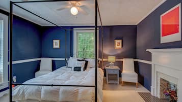 Rumah, Beberapa Tempat Tidur, hot tub, pemandangan gunung (Historic McGuire House) | 3 kamar tidur dan didekorasi berbeda-beda