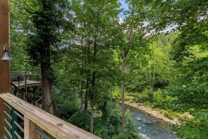 Property grounds - A River Mist Too (Sugar Grove)