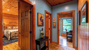 Cabin, Berbilang Katil, Hot Tub, Mountain View (A River Mist Too) | 3 bilik tidur, dihias secara berasingan