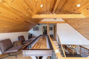 Interior - Lazy River Lodge (Laurel Springs)