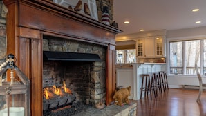 House, Multiple Beds, Hot Tub, Mountain View (Blue Ridge Vista) | Interior - Blue Ridge Vista (Banner Elk)