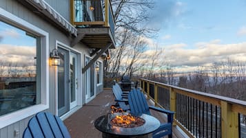 House, Multiple Beds, Hot Tub, Mountain View (Blue Ridge Vista) | Terrace/patio