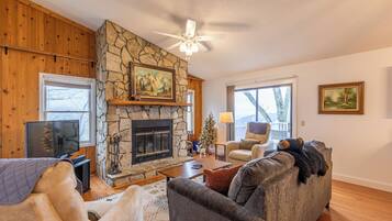 House, Multiple Beds, Hot Tub, Mountain View (Red Mountain Lodge) | Living area | Fireplace