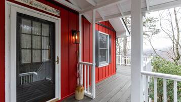 House, Multiple Beds, Hot Tub, Mountain View (Red Mountain Lodge) | View from room