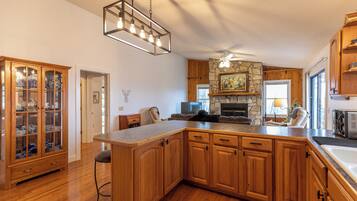 House, Multiple Beds, Hot Tub, Mountain View (Red Mountain Lodge) | Private kitchen | Coffee/tea maker