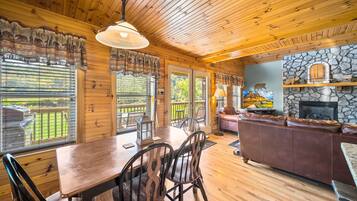 Cabin, Multiple Beds, Hot Tub, Mountain View (Cruizin' River Dreams) | Interior