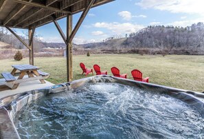 Cabane, plusieurs lits, bain à remous, vue montagne (Cruizin' River Dreams) | Restauration extérieure
