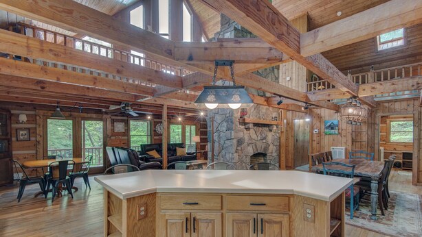 Interior - Hidden Creek Cabin (Fleetwood)