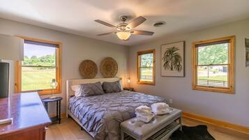 House, Multiple Beds, Patio, Mountain View (Villa Nero at Watauga Lake) | 3 bedrooms, individually decorated, individually furnished, bed sheets