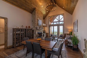 Dining - Sunset Valley at Eagles Nest (Elk Park)