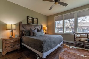 Lejlighed - flere senge - terrasse - bjergudsigt (Craig 201 Jurassic) | 3 soveværelser, individuelt design, individuel indretning, sengetøj