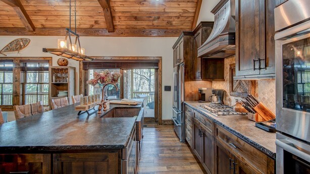 Ferienhaus, Mehrere Betten, Whirlpool, Bergblick (Bluebird Cottage at Sweetgrass) | Eigene Küche