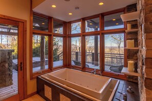 하우스, 침대(여러 개), 온수 욕조, 산 전망 (Horizons Edge) | 내부