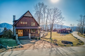 Exterior - Grin'Inn Bear It at Eagles Nest (Banner Elk)