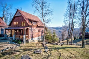 Exterior - Grin'Inn Bear It at Eagles Nest (Banner Elk)