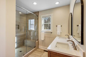 House, Multiple Beds, Hot Tub, Mountain View (House Galini) | Bathroom | Designer toiletries, towels, toilet paper - House Galini (Morganton)