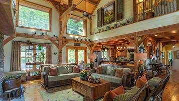 Cabin, Multiple Beds, Hot Tub, Mountain View (D-Coys Nest) | Interior
