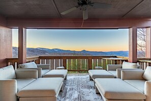 公寓式客房, 多张床, 使用泳池, 山景 (Cozy Cub at Echota) | 住宿场地