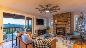 Condo, Multiple Beds, Pool Access, Mountain View (Cozy Cub at Echota) | Living area | Fireplace