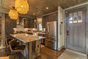 Private kitchen - Little Big Bear at Eagles Nest (Banner Elk)