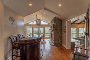 House, Multiple Beds, Patio, Mountain View (Emerald Escape) | Interior