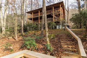 Property grounds - Draggin Fly (Vilas)