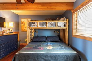 4 bedrooms, individually decorated, individually furnished, bed sheets - Mountaineer Manor (Sugar Grove)