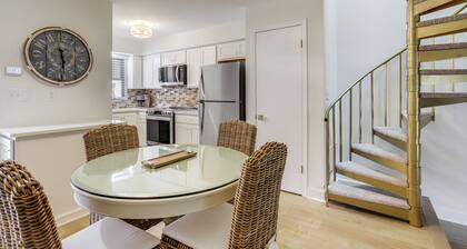 Walk to Shore & Boardwalk: Bethany Beach Retreat