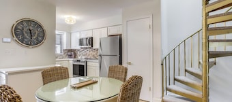 Walk to Shore & Boardwalk: Bethany Beach Retreat