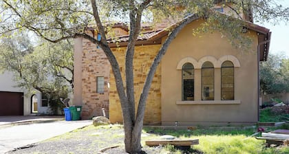 Stylish Lake Austin Retreat w/ EV Charger!