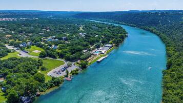 House (6 Bedrooms) | Interior