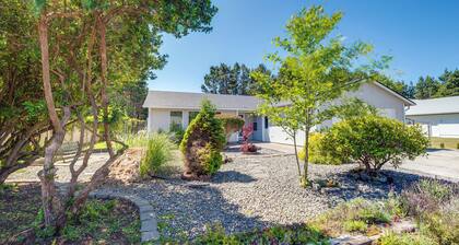 'the Crab Shack' Westport Home Half-mi to Beach!