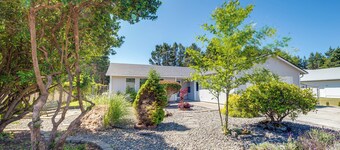 'the Crab Shack' Westport Home Half-mi to Beach!