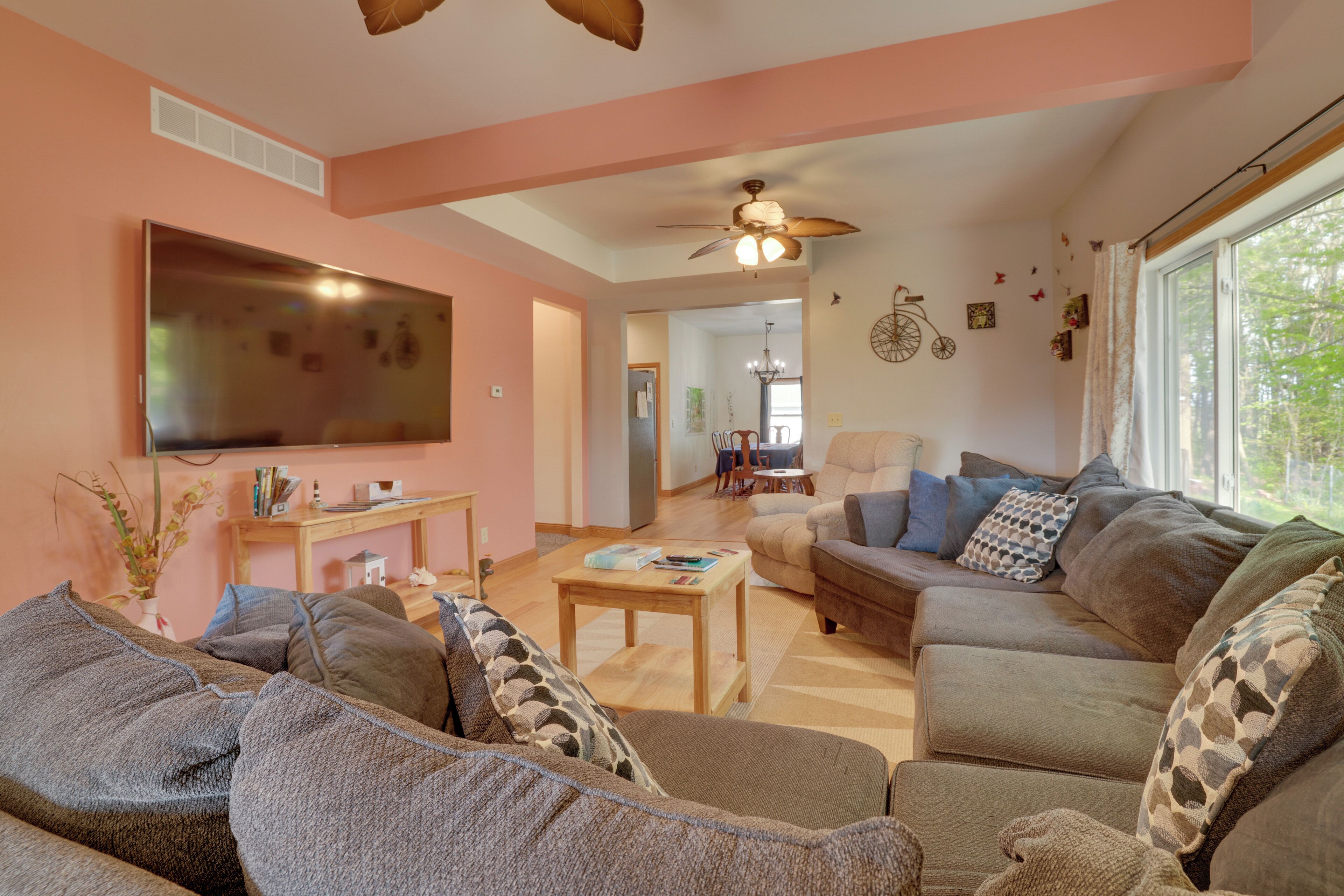 House (3 Bedrooms) | Interior