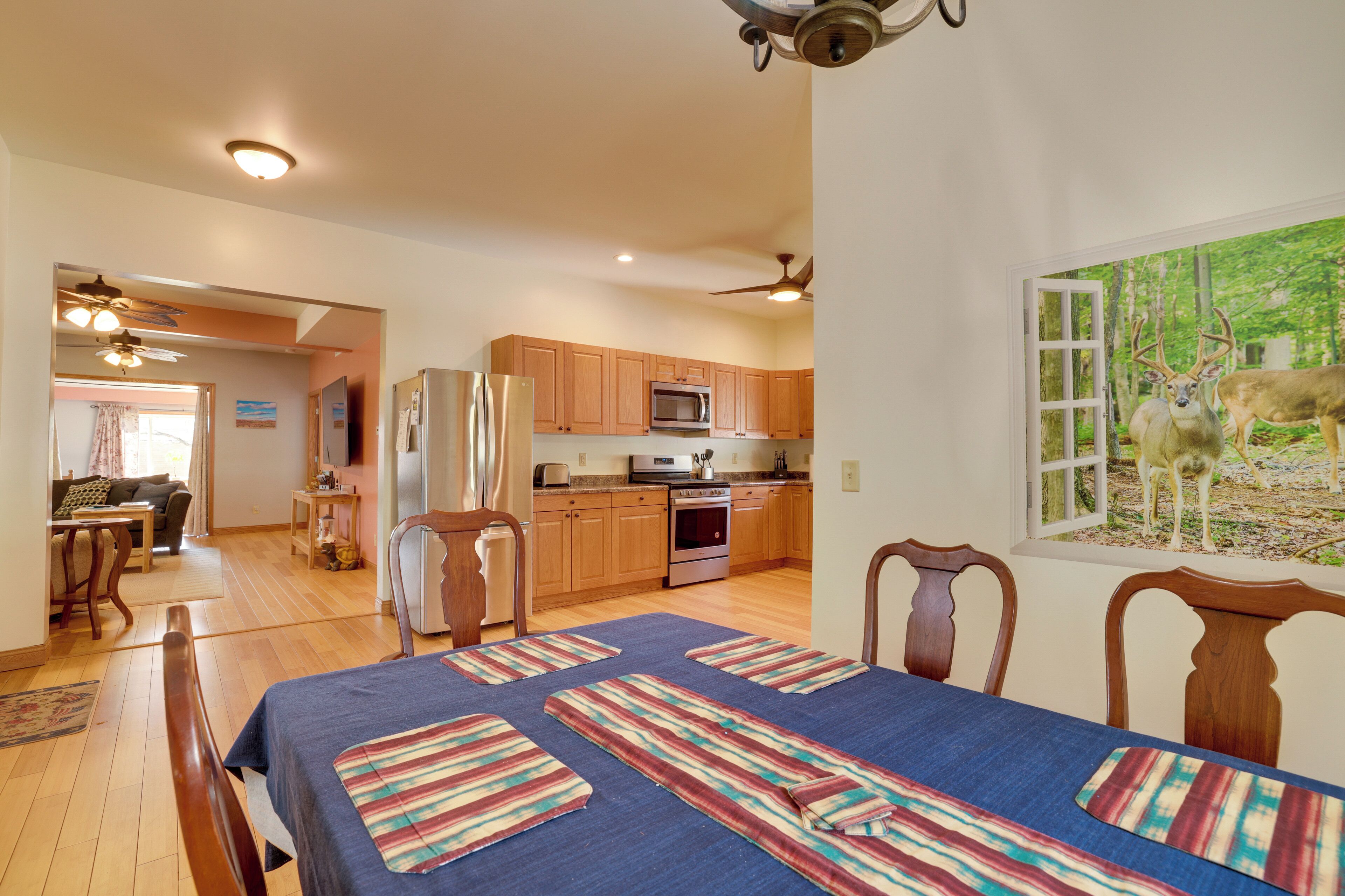 House (3 Bedrooms) | Interior